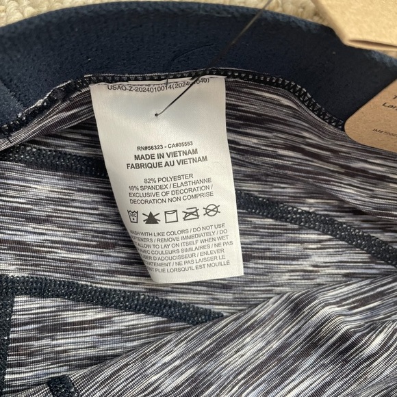 Nike Dri-Fit Pro Women’s 3” Navy Blue Athletic Spacedye Spandex Sz S NWT - Picture 5 of 6